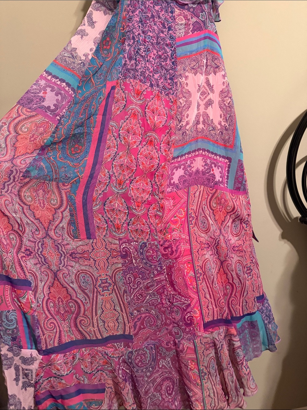 Gianni Bini Isabella Ruffled
High-Low Midi Wrap Dress L - Picture 9 of 12
